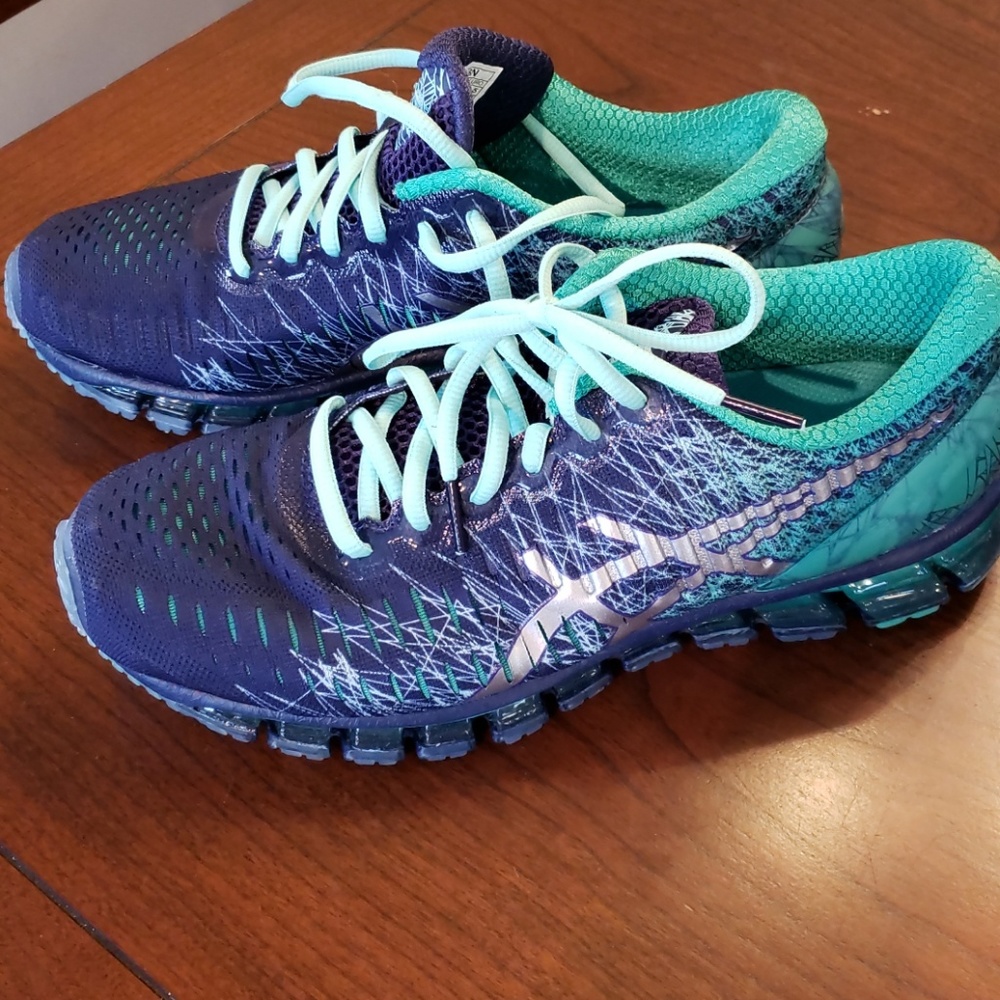 ASICS Gel Quantum size 9